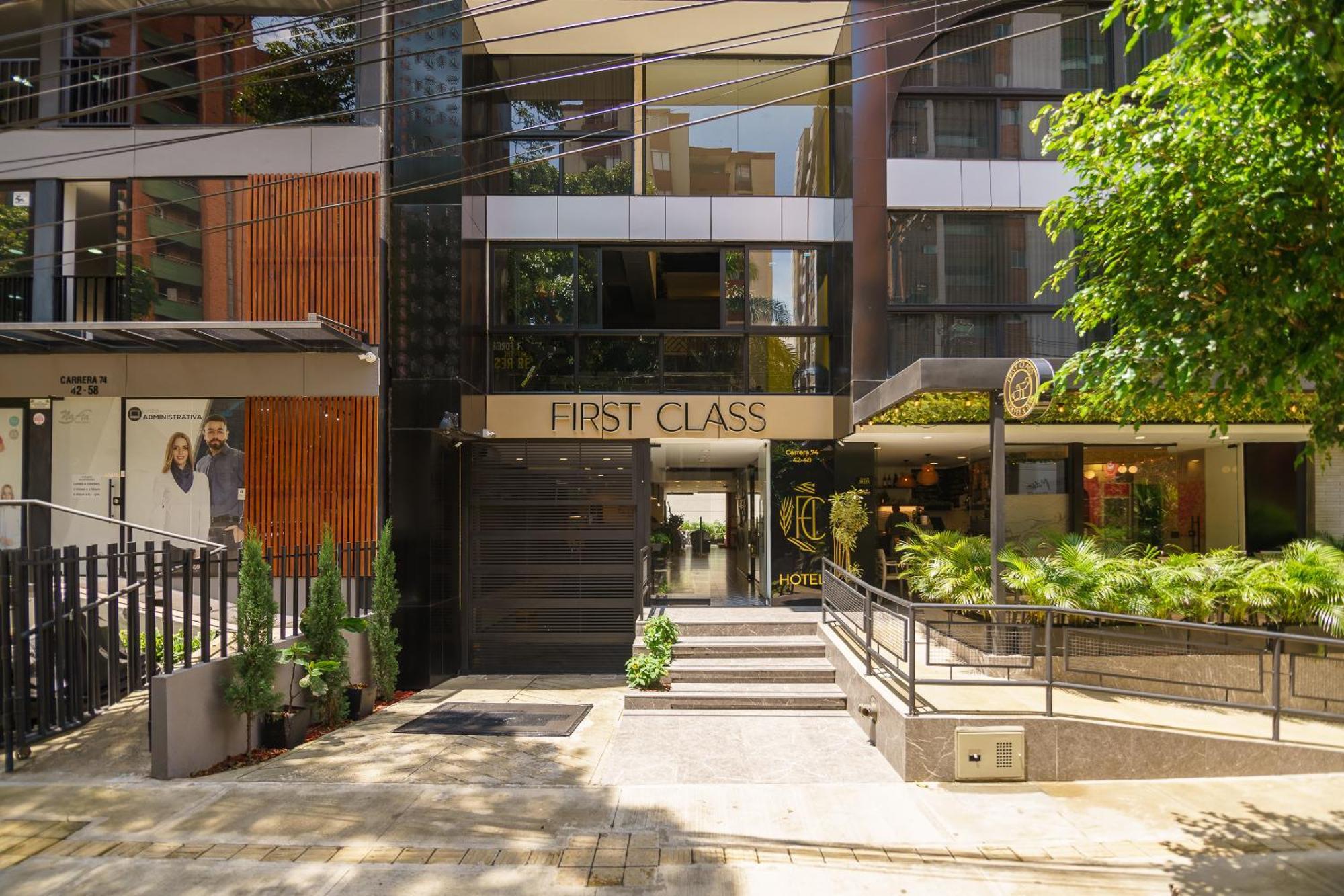 First Class Hotel Медельин Экстерьер фото