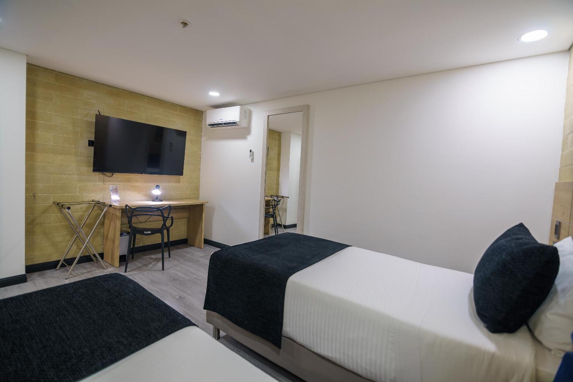 First Class Hotel Медельин Экстерьер фото